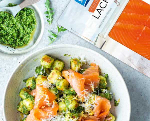 Gnocchi mit Rucola Pesto und Lachs aus Norwegen
