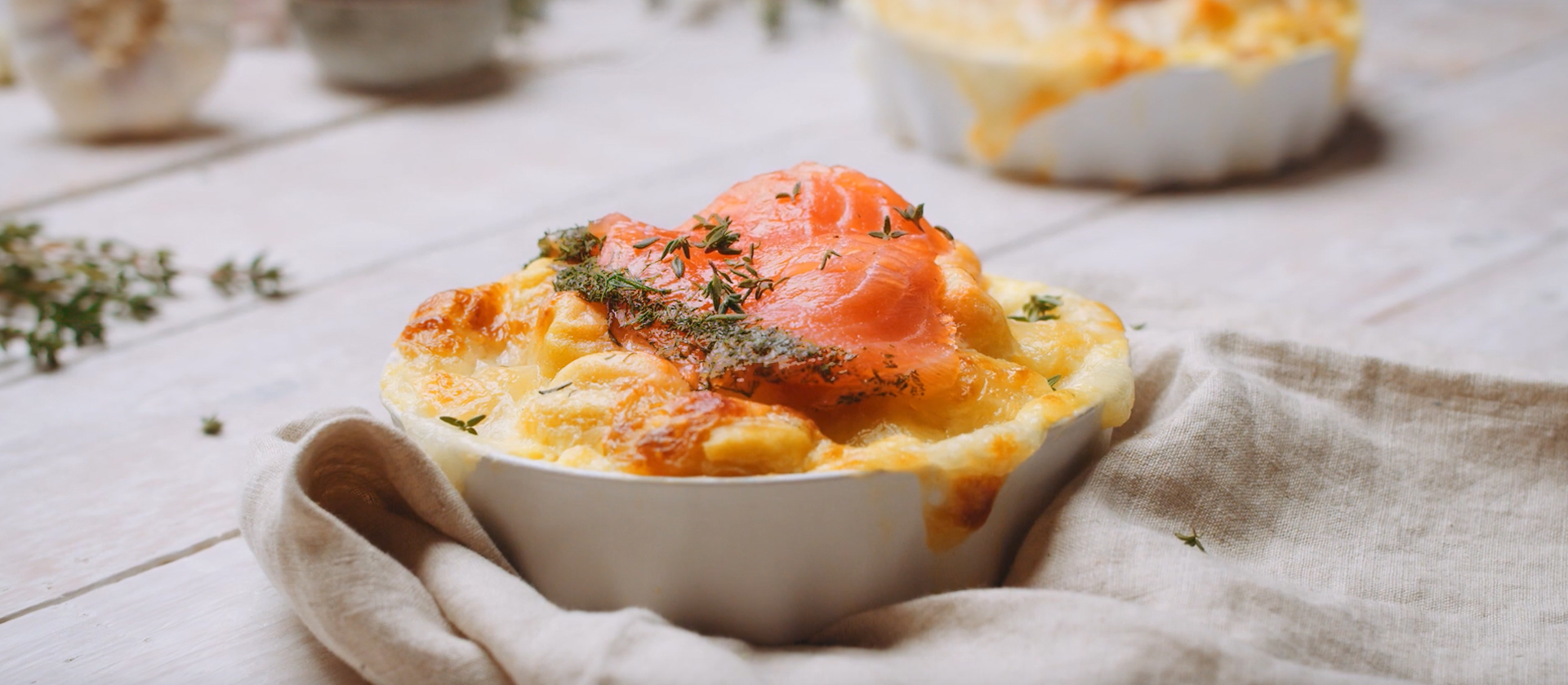 Gratinierte Thymian-Gnocchi mit Stührk Feinster Lachs gravad aus Norwegen