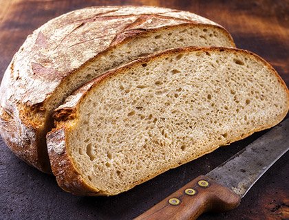 selbstgebackenes Sauerteig-Bauernbrot